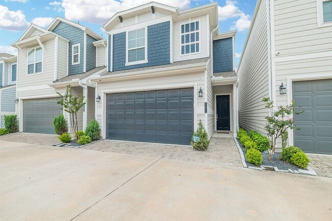 Building Photo - 11011 Cane Oak Wy