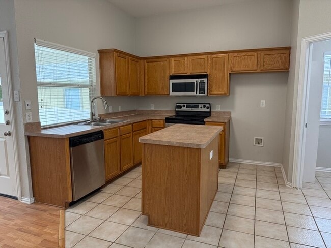Photo - 413 Hilltop Dr