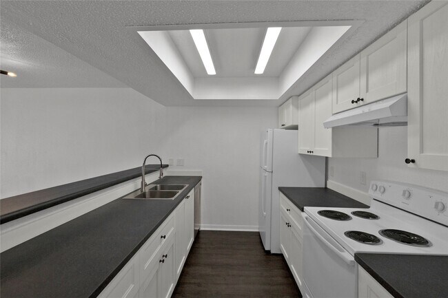 Photo - 2830 S Bartell Dr Unit 23