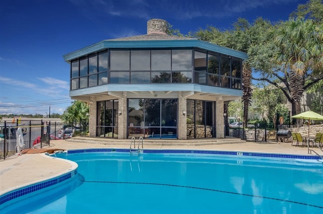 Photo - Pearl Park Apartments