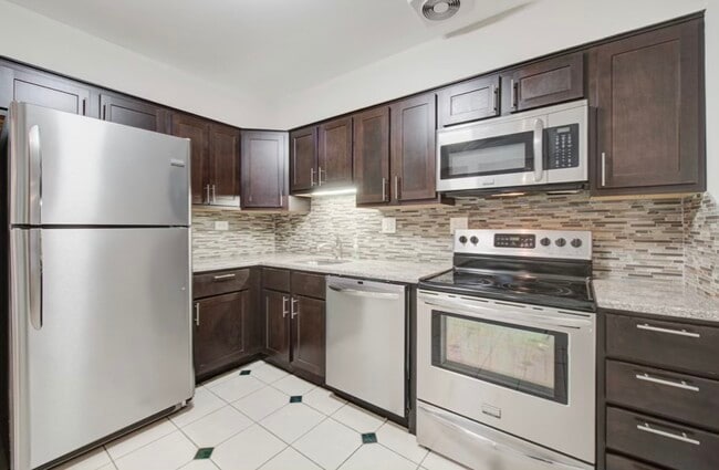 Building Photo - 2323 S Goebbert Rd Unit 109