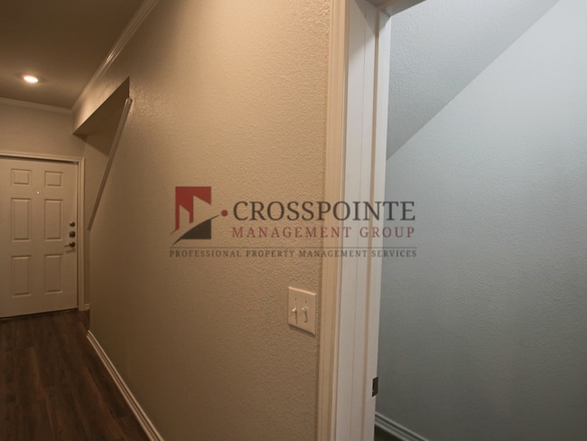 Photo - Stunning 2 Bed 2.5 Bath 1 Car Garage Townhome in Tyler!