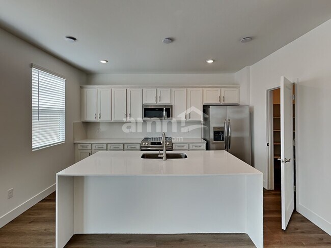 Photo - 9660 Harkes Dr