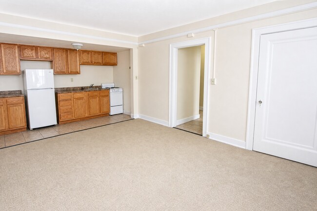 Garden Level 1 Bedroom (Unit B2) - ALL RENTED! - Oakland Apartments