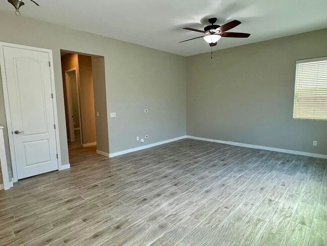 Photo - 1433 E Lovebird Ln