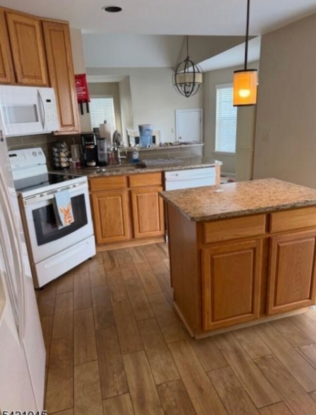 Photo - 2 Oak Knoll Ln