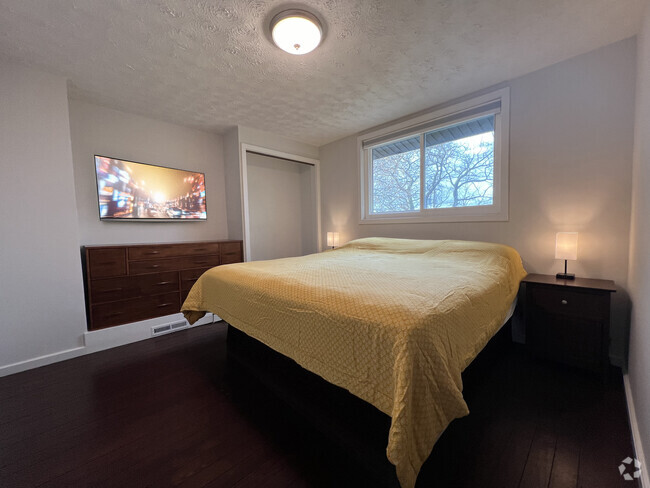 Building Photo - 538 Webster St Rental