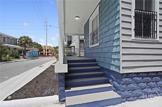 Photo - 306 W 42nd St