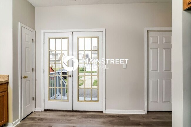 Photo - 3 Bedroom Pet-Friendly Home in SHAWNEE, KS with Main Street Renewal
