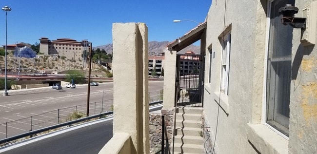 Photo - 1531 Mundy Dr Apartment Unit 3