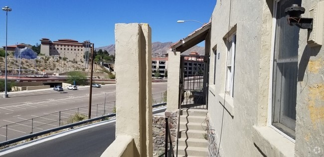 Building Photo - 1531 Mundy Dr Unit 3 Rental
