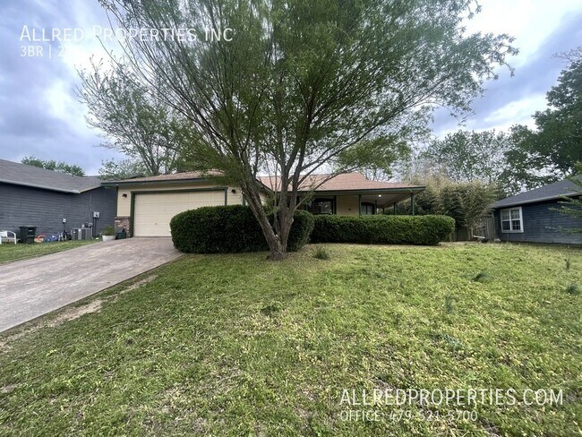 Photo - 3468 Yale St