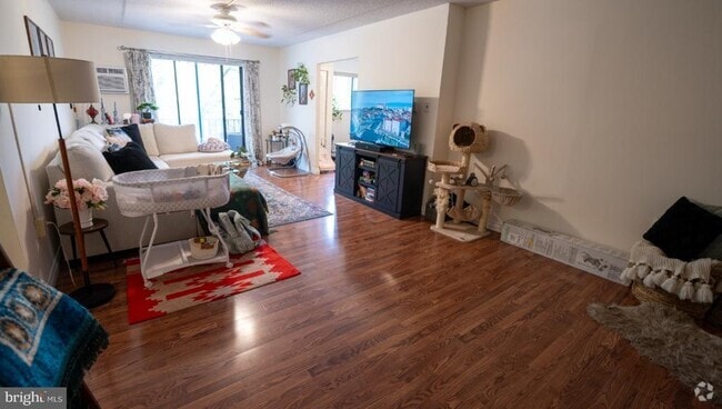 Building Photo - 400 Glendale Rd Unit I-30 Rental