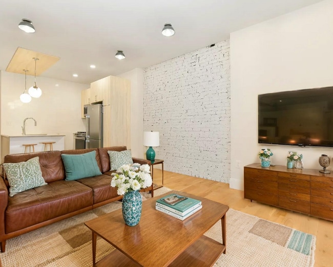 Photo - 200 Maverick St Unit 1