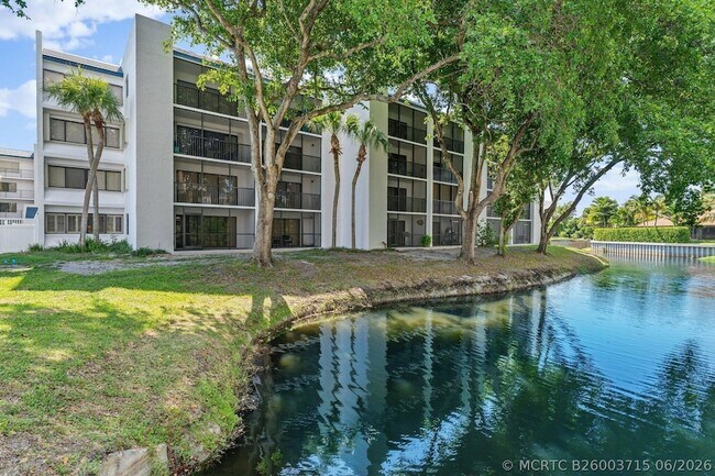 1605 S US Hwy 1 Unit E104