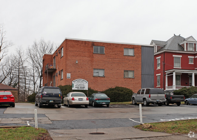 Elbron Host LLC - Elbron Host LLC Apartments