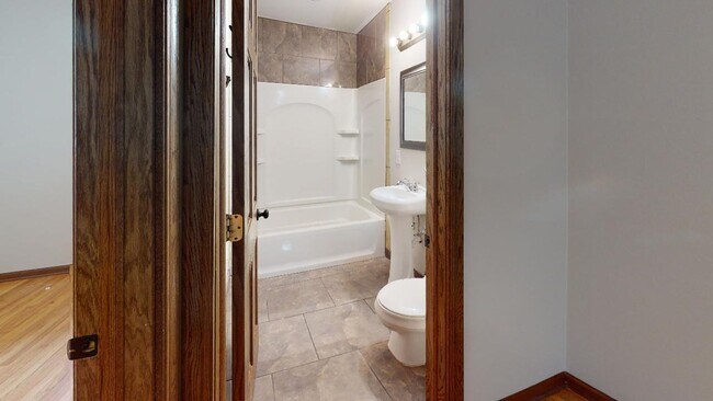 Photo - 1099 25th Ave SE Unidad #1