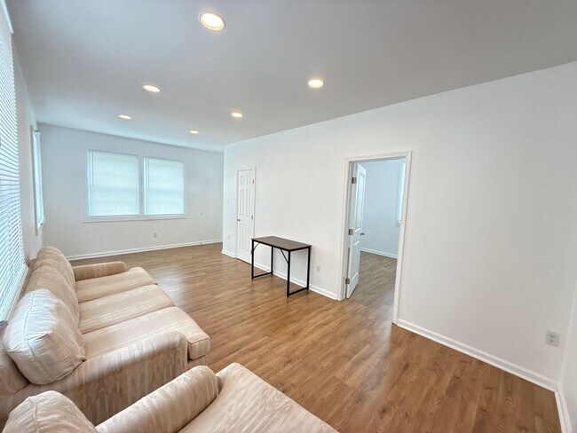 Photo - 237 4th Ave