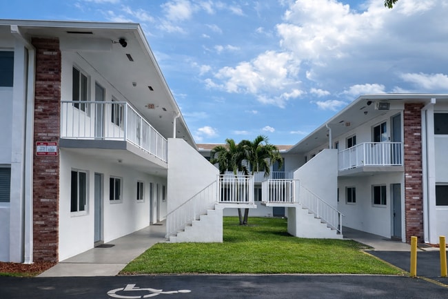 Photo - 2220 Madison St