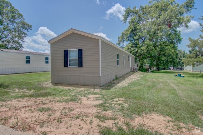 Building Photo - Hillside Mobile Home Park Unit 49A