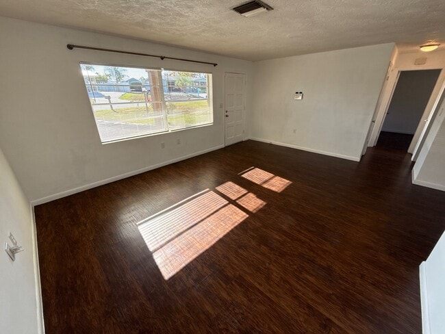 Photo - 90 S Davis St