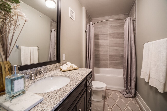 Emerald Style Floor Plan Bathroom