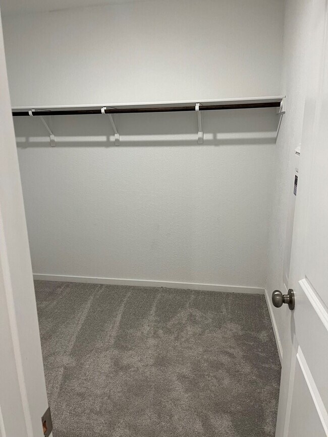 Photo - 1209 Moraine Pl