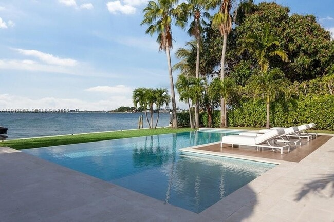 Building Photo - 7972 Biscayne Point Cir