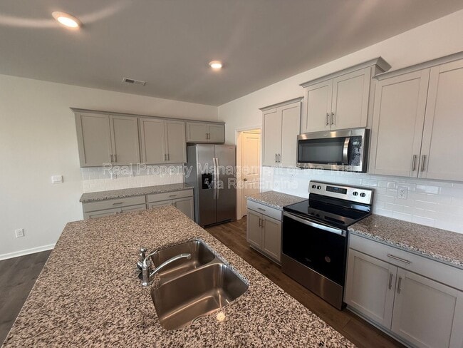 Photo - 1563 Amberview Ln