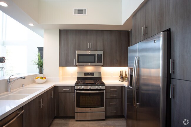 2BR, 2BA w Loft-1461 SF