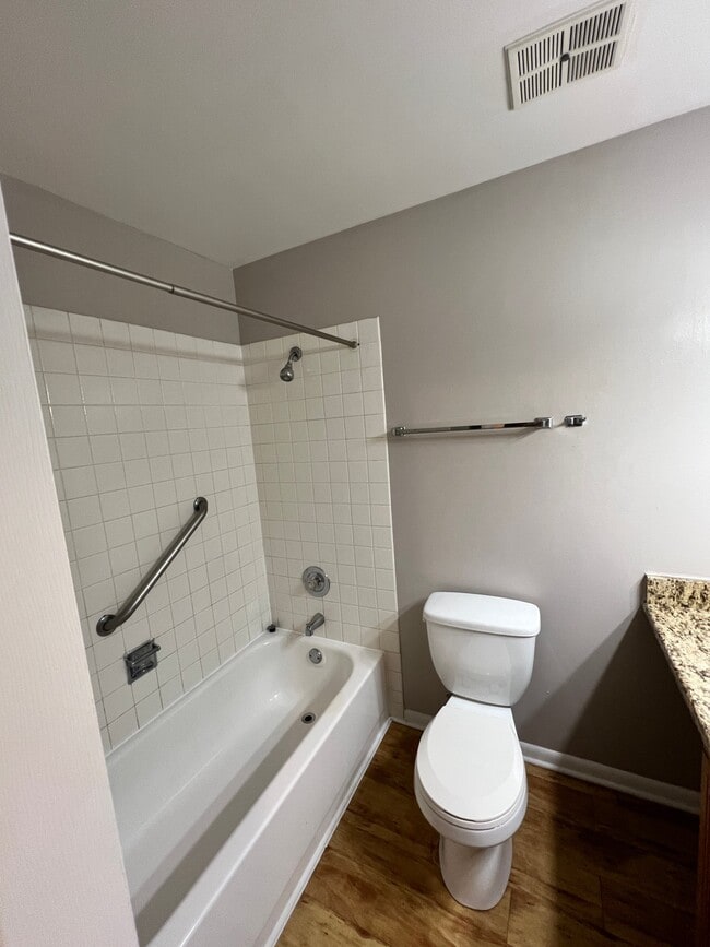 Photo - 5650 Abbey Dr Unit 5650-4K