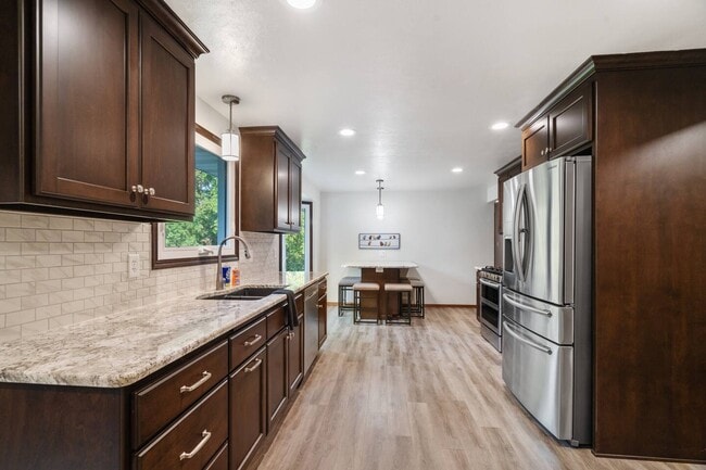 Photo - 1212 Circle Dr