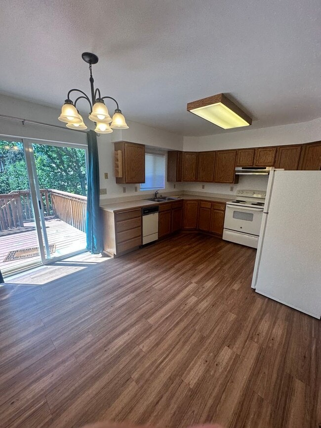 Building Photo - 3522-3524 E Hartson Unit 3522 Rental