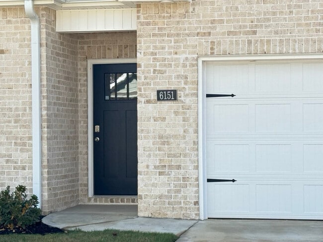 Photo - 6151 Feather Wy SE