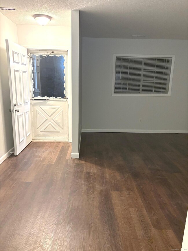 Photo - 9 Patricia Rd Unit E