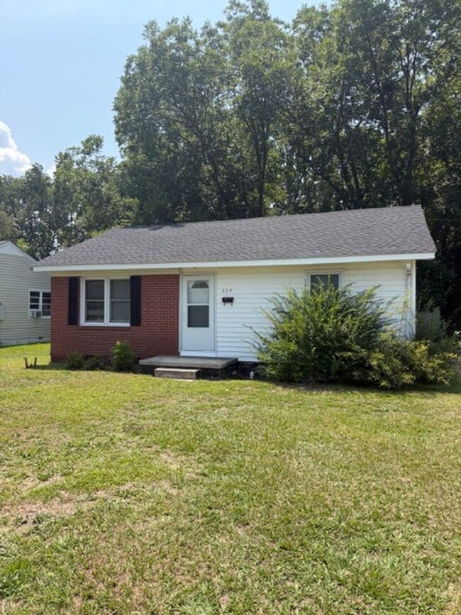 Building Photo - 609 Marcella Dr