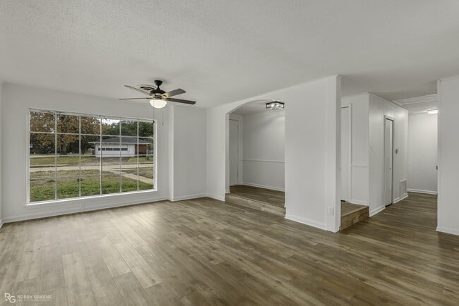 Photo - 2425 Belmont Blvd