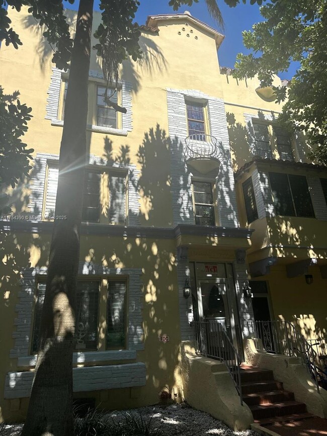 Photo - 1319 Meridian Ave Apartment Unit 302