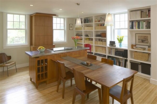 Photo - 3 Howland St