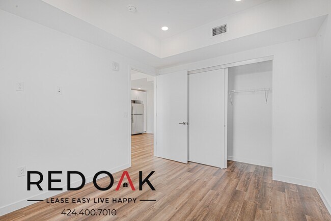 Photo - 1860 N Western Ave Unidad P15