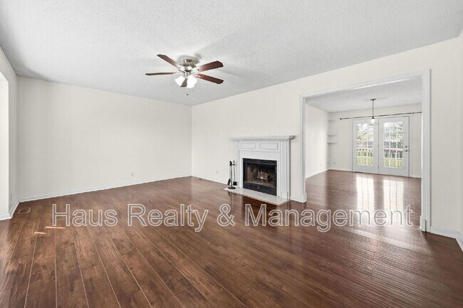 Photo - 1361 Jenny Ln