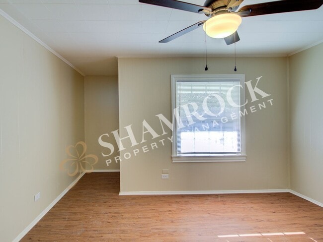 Photo - 2/1 Waco ISD House