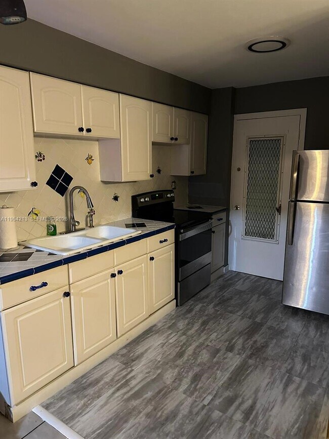 Photo - 1620 West Ave Unit 605