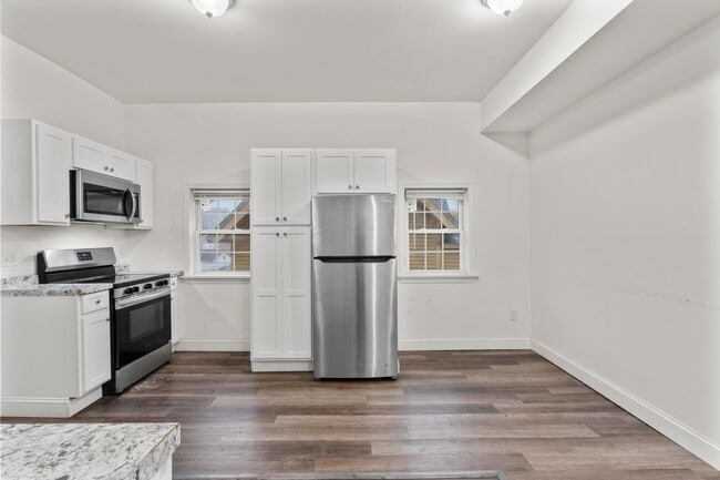 Building Photo - 22 Brewster St Unit 1C