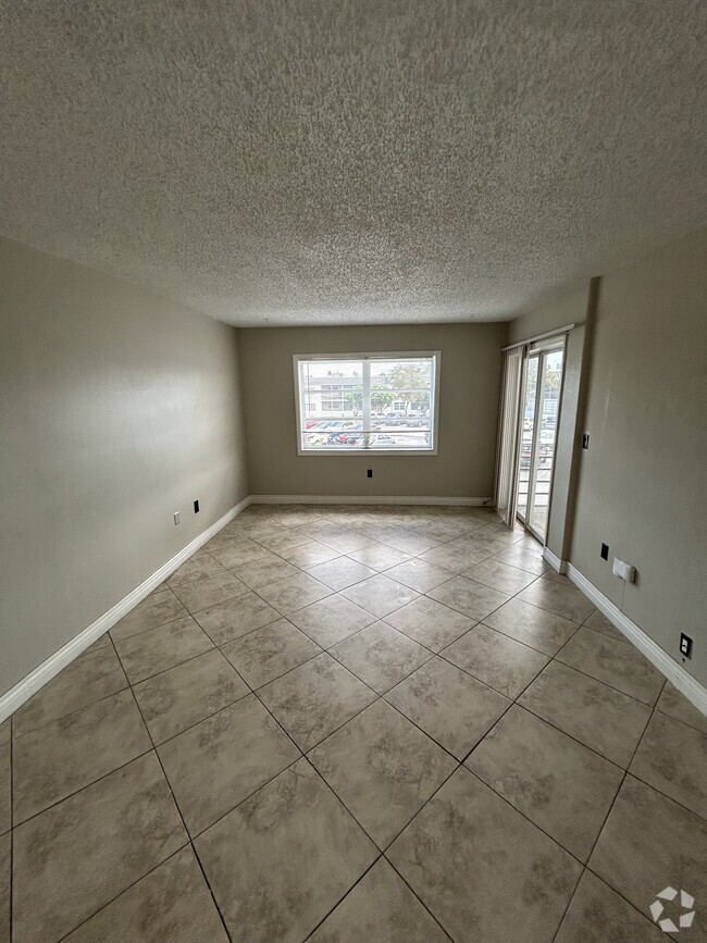 Building Photo - 6507 Winfield Blvd Rental