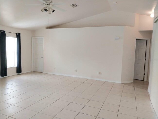 Photo - 1695 Gauguin Rd