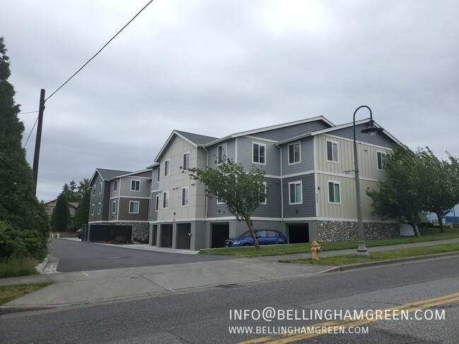 Building Photo - 2008 Cherry St Unit 201