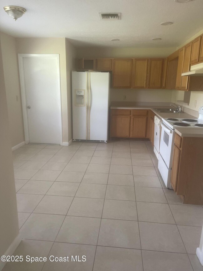 Photo - 1534 Amador Ave NW