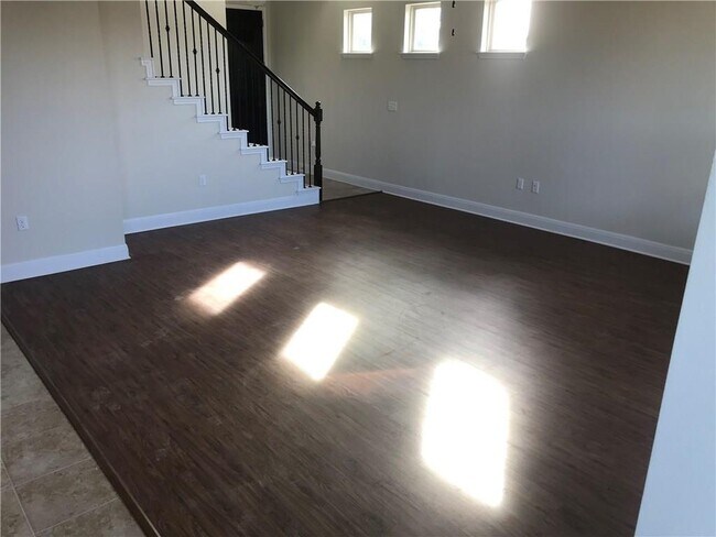 Photo - 9404 Hunter Ln