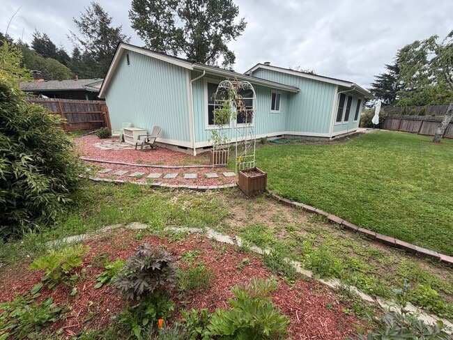 Photo - (969) Lance Way - 3 Bedroom / 2 Bath Home